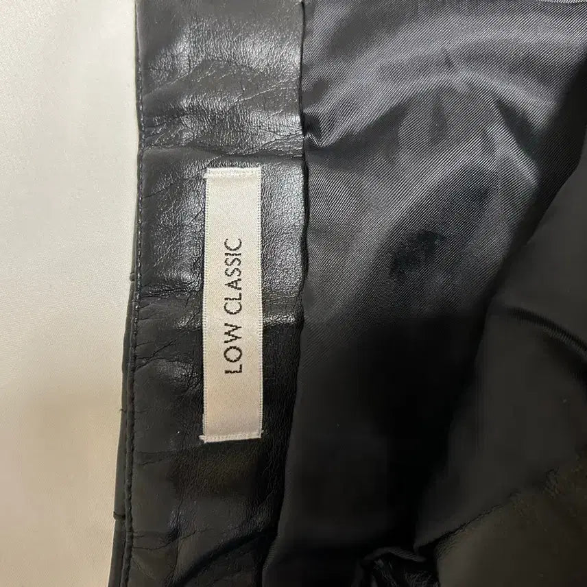 [BUNJANG] Low Classic Black Leather Pleated Mini Skirt / Low Classic 로우클래식 블랙 레더 플리츠 스커트