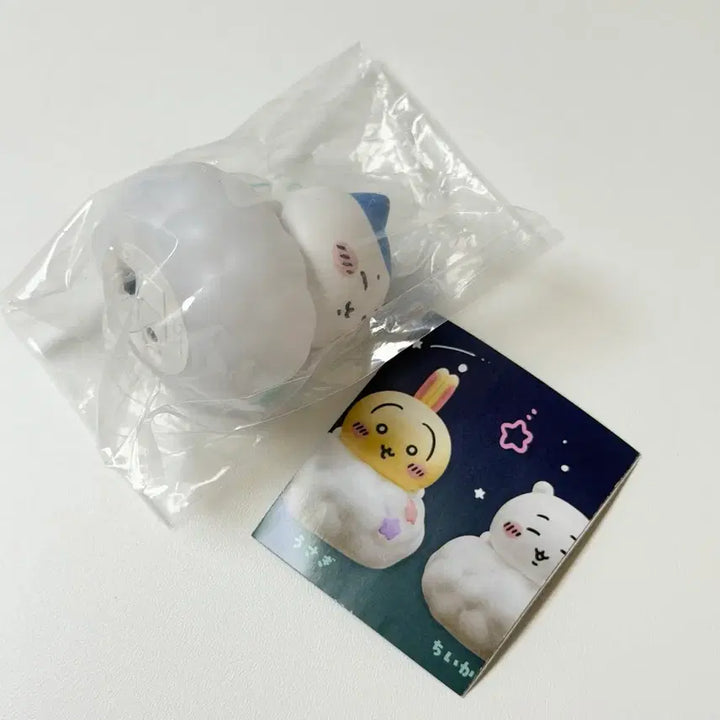 [BUNJANG] Chiikawa Cloud Oyasumi Light Mood Lamp Gacha / 치이카와 구름위 오야스미 라이트 무드등 가챠