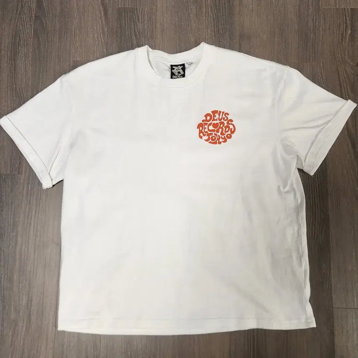 [BUNJANG] Deus Ex Machina Paradigm T-Shirt White L / (사이즈표o) 데우스 엑스 마키나 패러다임 반팔 L