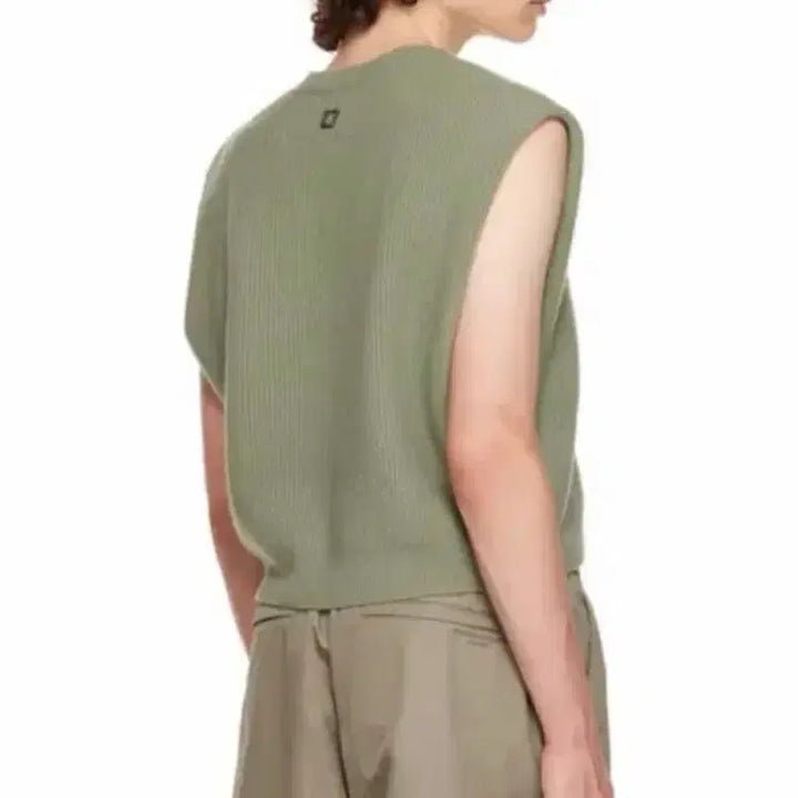 [BUNJANG] Wooyoungmi V-Neck Knit Vest Green / 우영미 브이넥 니트 베스트 그린 50