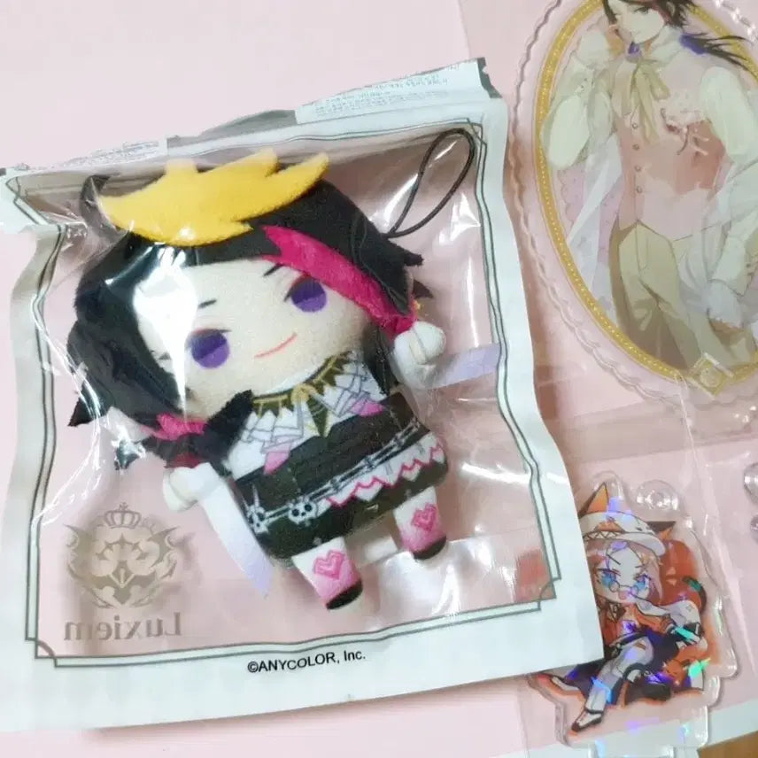 [BUNJANG] Nijisanji EN Merchandise Bundle (Dolls, Acrylics, Photocards) / 니지산지 EN 공굿( 비공굿) 굿즈 일괄 처분(인형, 아크릴, 포토카드)