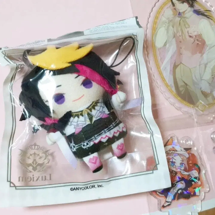 [BUNJANG] Nijisanji EN Merchandise Bundle (Dolls, Acrylics, Photocards) / 니지산지 EN 공굿( 비공굿) 굿즈 일괄 처분(인형, 아크릴, 포토카드)