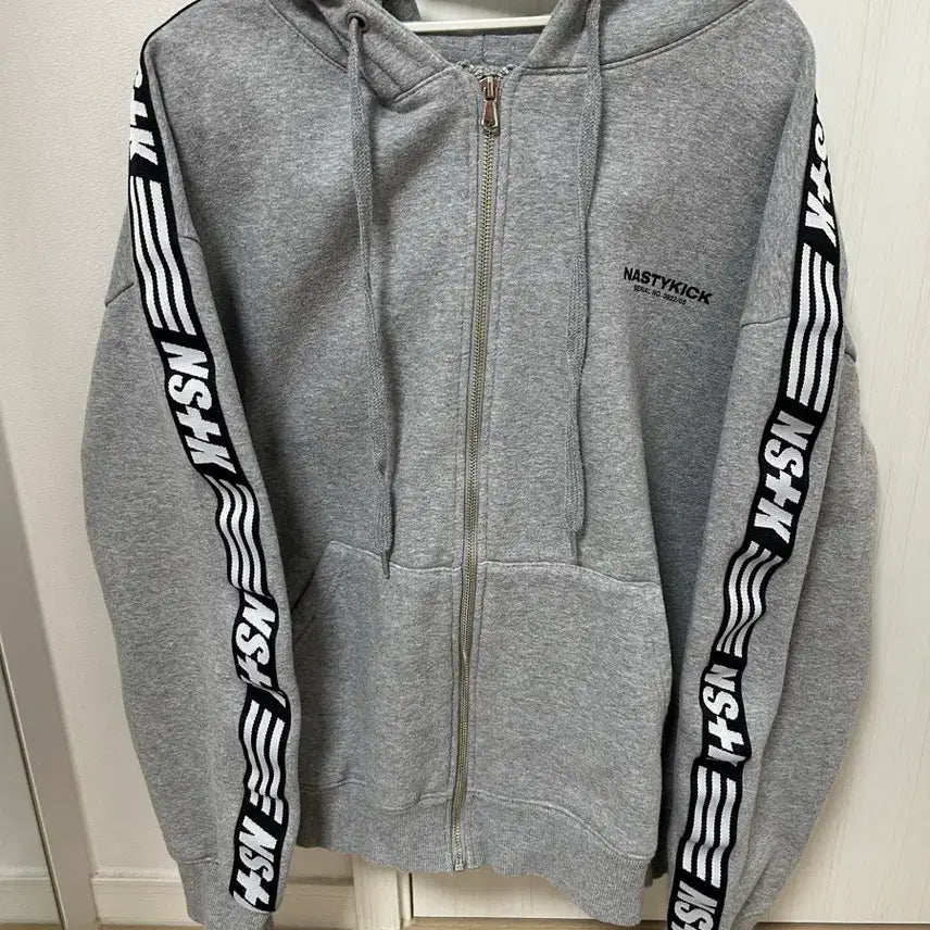 [BUNJANG] Nasty Kick Logo Hooded Zip-Up Jacket / 후드집업