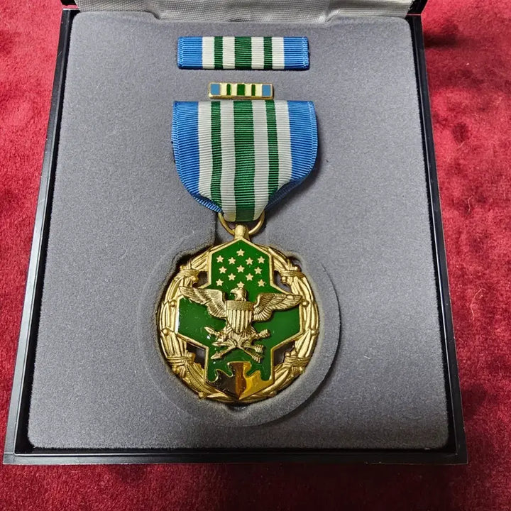 [BUNJANG] US Army Commendation Medal with Navy Case / 미 육군 공로훈장