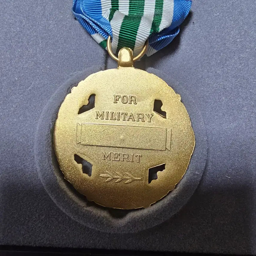 [BUNJANG] US Army Commendation Medal with Navy Case / 미 육군 공로훈장