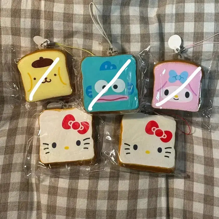 [BUNJANG] Sanrio Fuwa Fuwa Bakery Squishy Gacha - Hangyodon, Kitty (Sealed) / 산리오 후와후와 폭신 식빵 베이커리 스퀴시 가챠 키링 미개봉