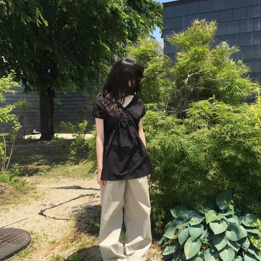 [BUNJANG] Meaning Out Dove Lace Short Sleeve Blouse Black / 미닝아웃 도브 레이스 반팔 블라우스