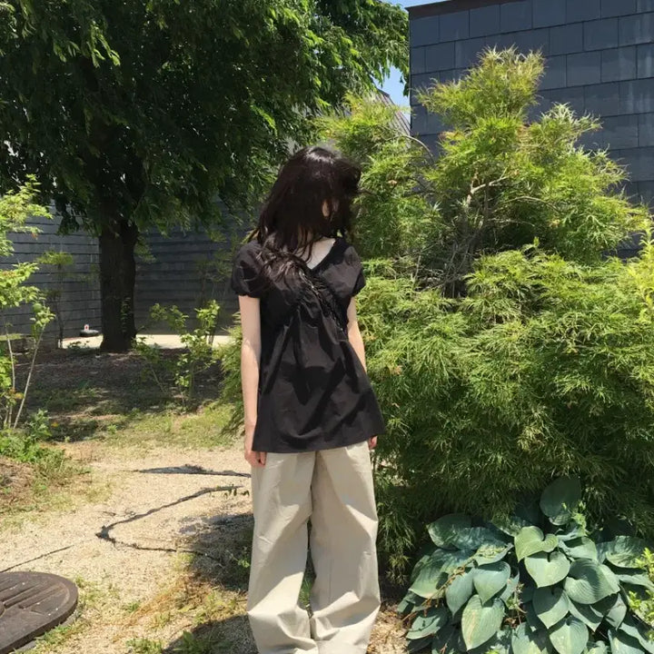 [BUNJANG] Meaning Out Dove Lace Short Sleeve Blouse Black / 미닝아웃 도브 레이스 반팔 블라우스
