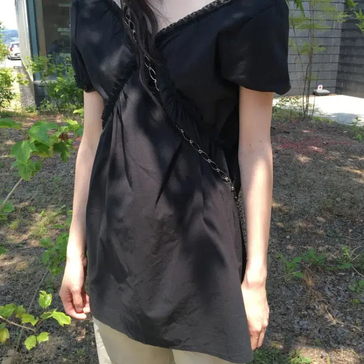 [BUNJANG] Meaning Out Dove Lace Short Sleeve Blouse Black / 미닝아웃 도브 레이스 반팔 블라우스