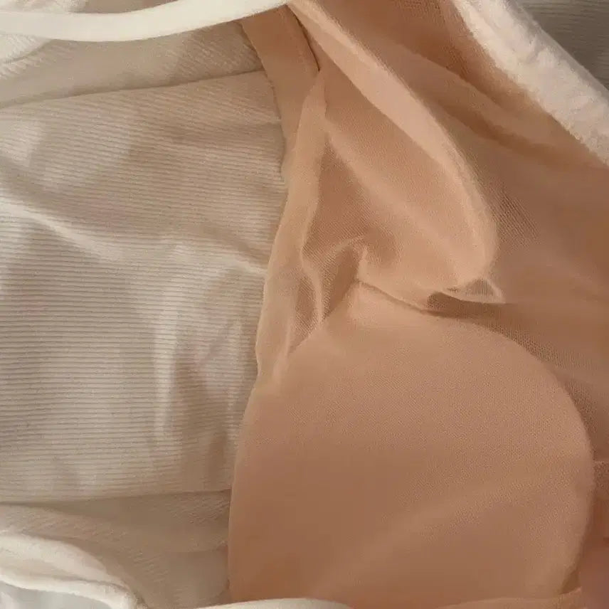 [BUNJANG] Wonderbra Padded Built-in Camisole Size L / 원더브라 패드내장나시L