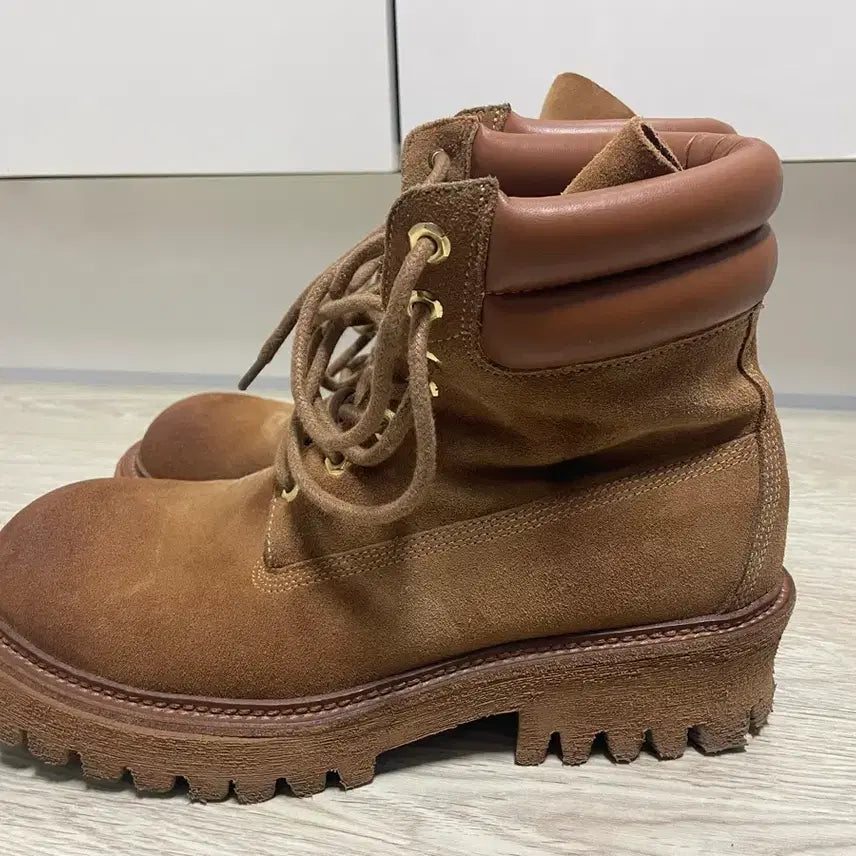 [BUNJANG] Commodo Sole Suede Boots Beige / (270야세 1990 코만도솔 스웨이드 부츠 베이지