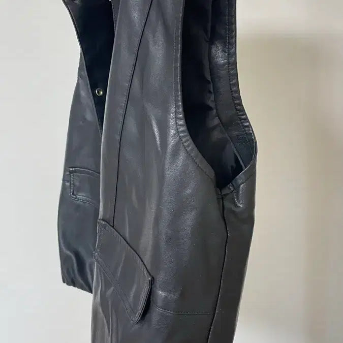 [BUNJANG] Black Leather Hooded Vest / 레더 후드 베스트 블랙