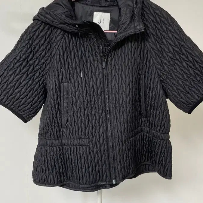 [BUNJANG] J BY Short Padded Half-Sleeve Hooded Jacket Black / J BY 숏패딩 반팔 블랙 후드 패딩