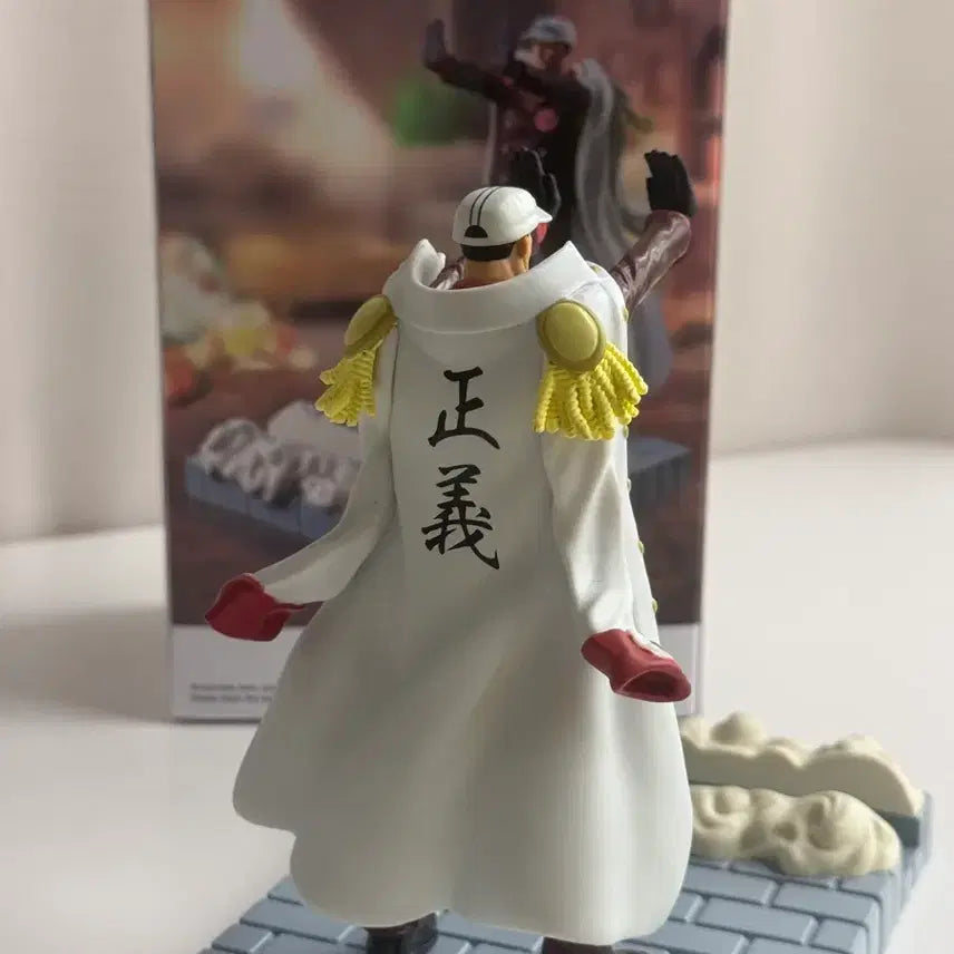 [BUNJANG] Banpresto One Piece Akainu Figure Phone Stand / 원피스 반프레스토 아카이누 피규어 핸드폰 거치대