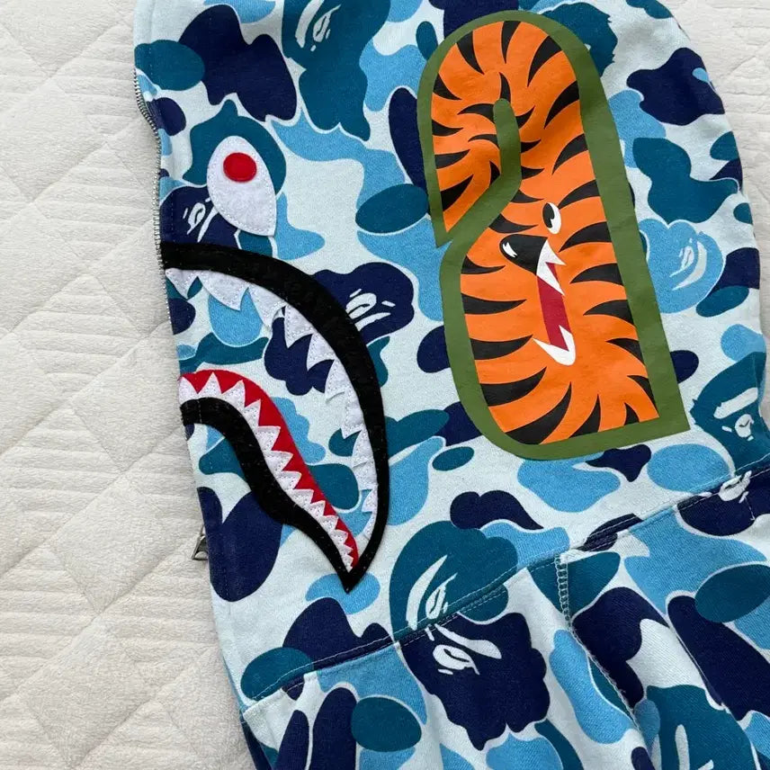 [BUNJANG] BAPE ABC Blue Camo Shark Hoodie Zip-Up L / 베이프 ABC 블루 카모 샤크 후드집업 L