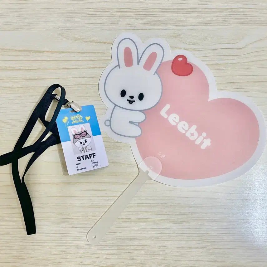 [BUNJANG] Stray Kids DOMINATE COLLECTIVE POP-UP Special Entry Goods: Leebit ID Card + Fan Bundle Set / 스키즈 앙콘 팝업 입장 특전 리빗 사원증 부채 일괄