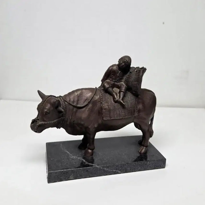 [BUNJANG] Eastern Art Bronze "Boy and Bull" Sculpture / *황소와 소년 청동 조각상