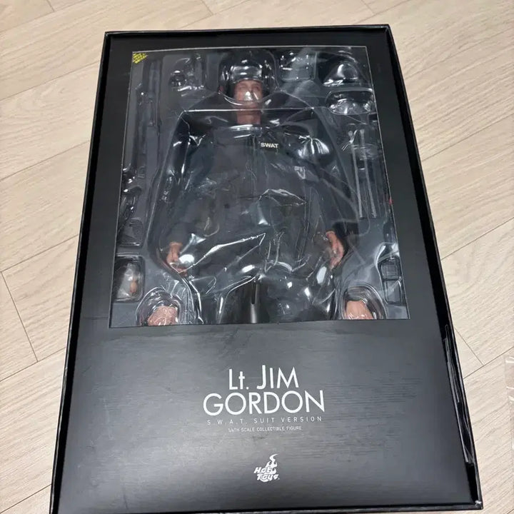 [BUNJANG] Hot Toys Jim Gordon SWAT Suit MMS182 / 핫토이 짐고든 swat 수트 mms182
