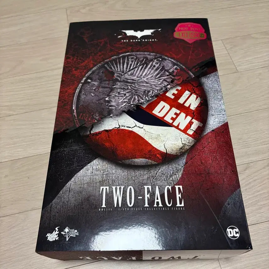 [BUNJANG] Hot Toys Two-Face 2.0 MMS546 Action Figure / 핫토이 투페이스2.0 mms546