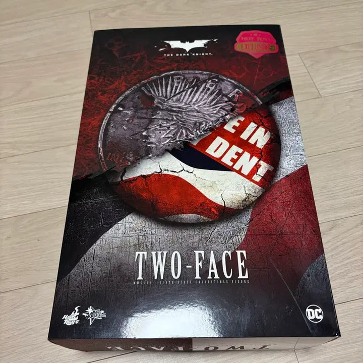 [BUNJANG] Hot Toys Two-Face 2.0 MMS546 Action Figure / 핫토이 투페이스2.0 mms546