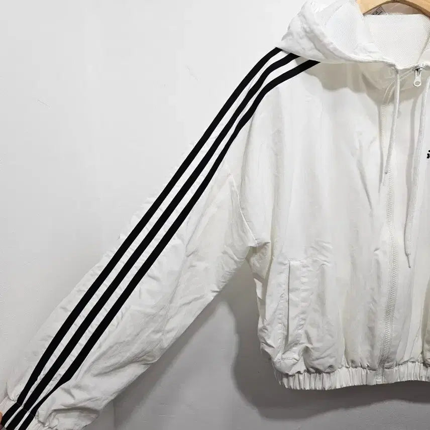 [BUNJANG] Adidas 3-Stripes White Hooded Windbreaker Jacket / 아디다스 삼선 흰색 후드 바람막이