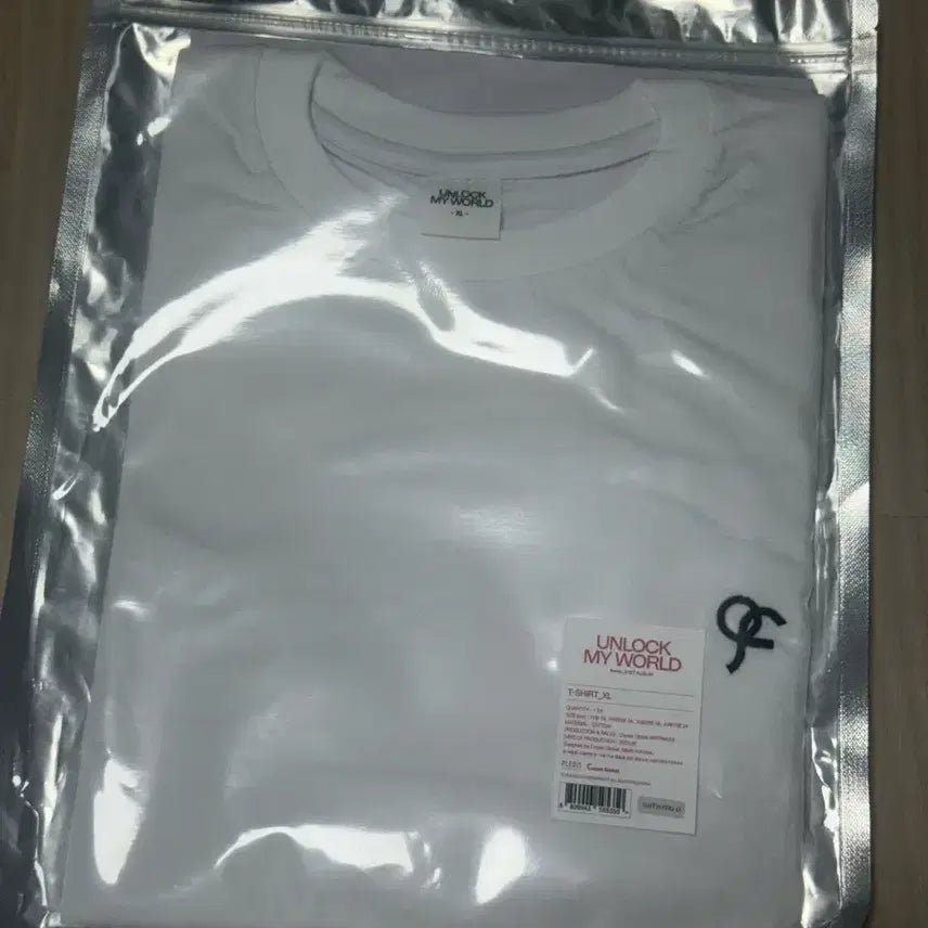 [BUNJANG] fromis_9 Unlock My World White T-Shirt XL / 프로미스나인 미나우 티셔츠 언락마이월드 흰색 티셔츠 XL