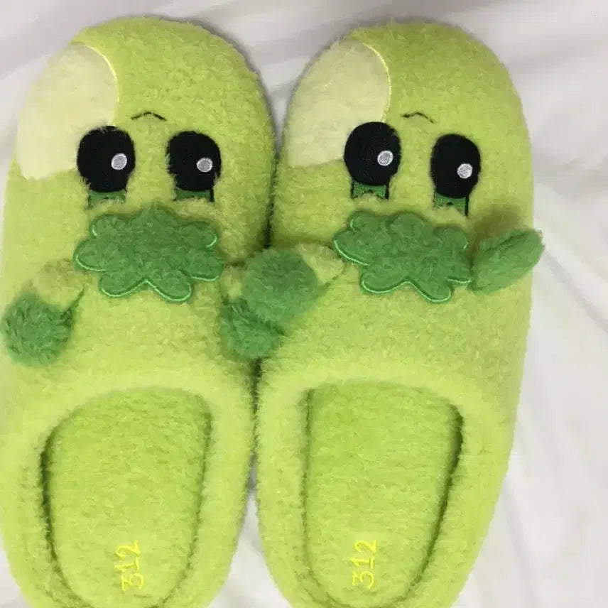 [BUNJANG] BOYNEXTDOOR Slippers / 급처) 보이넥스트도어 쁘넥도 슬리퍼 양도