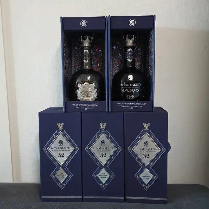 [SOLD OUT] 로얄살루트 32년 위스키 공병