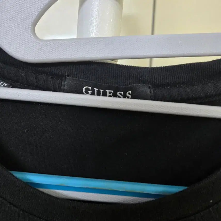 [BUNJANG] Guess Black Short Sleeve T-Shirt / 게스 블랙 반팔 티셔츠