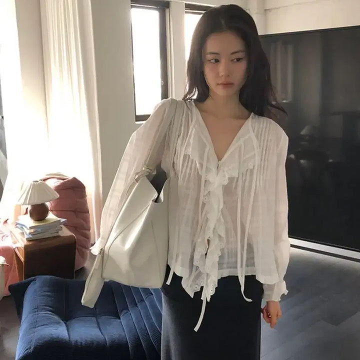 [BUNJANG] Maybe Baby Ruffle Strap Blouse / 메이비베이비 러플 스트랩 블라우스