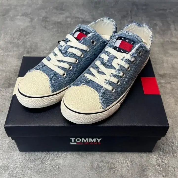 [BUNJANG] Tommy Hilfiger Denim Sneakers (US 7-7.5) / 타미 스니커즈 새상품 (240~245)