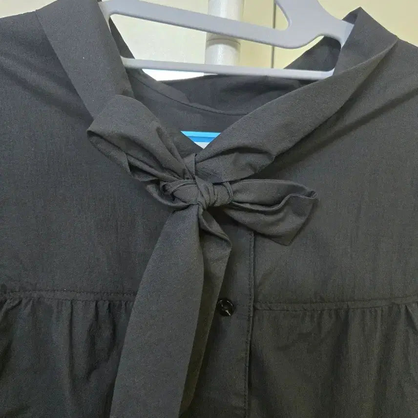 [BUNJANG] Black Ribbon Short Sleeve Blouse Shirt / 블랙 리본 블라우스 반팔 셔츠