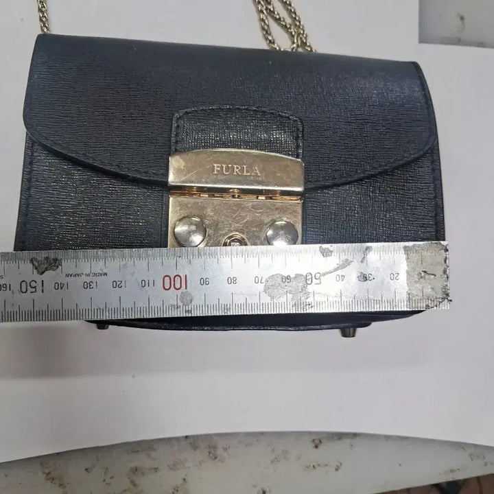 [BUNJANG] FURLA Black Leather Chain Crossbody Bag / 훌라 블랙 레더 체인 크로스백