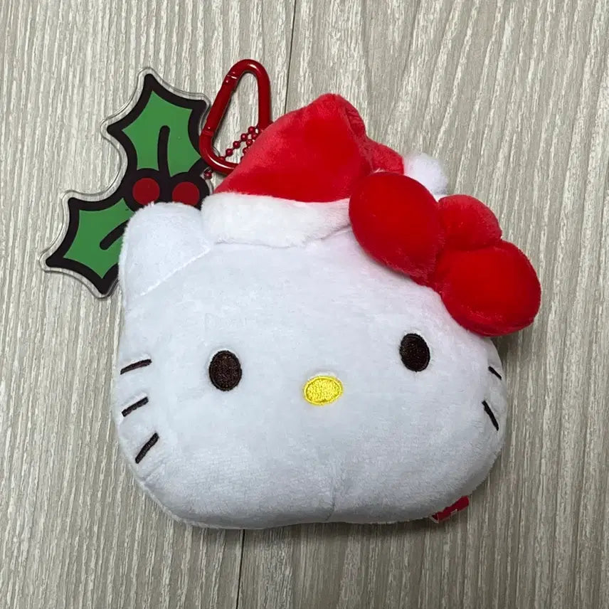 [BUNJANG] Tous les Jours x Sanrio Hello Kitty Christmas Limited Edition Keychain / 뚜레쥬르 산리오 헬로키티 크리스마스 한정 키링