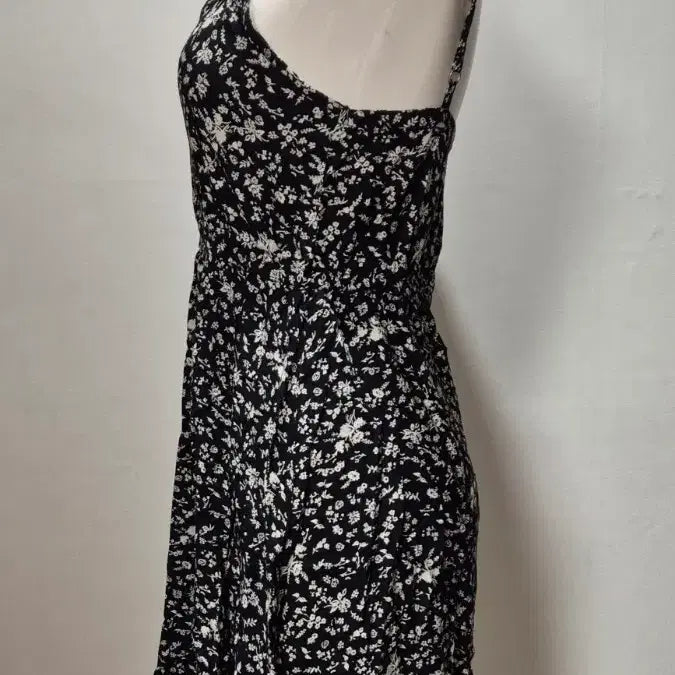[BUNJANG] Pull&amp;Bear Flower Pattern Black Camisole Midi Dress M / PULL앤 베어 플라워 패턴 블랙 끈나시 원피스 m op2-4
