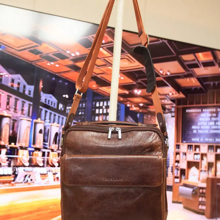 [BUNJANG] Samsonite Natural Leather Crossbody Bag / 세월이 만들어준 색감, 샘소나이트 가죽 크로스백