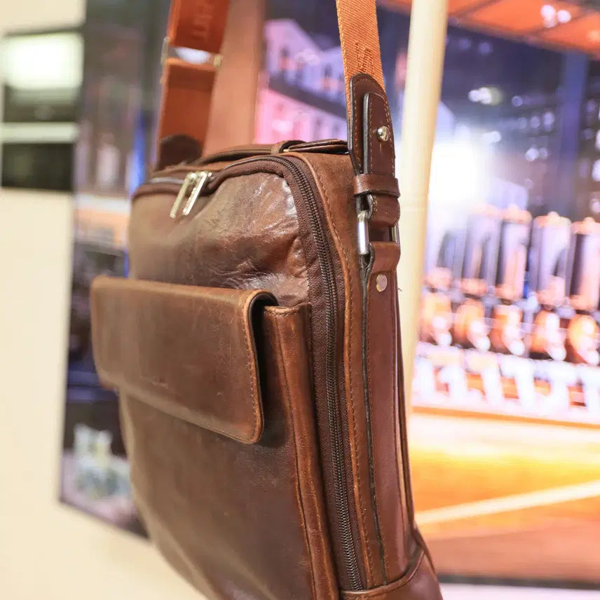 [BUNJANG] Samsonite Natural Leather Crossbody Bag / 세월이 만들어준 색감, 샘소나이트 가죽 크로스백