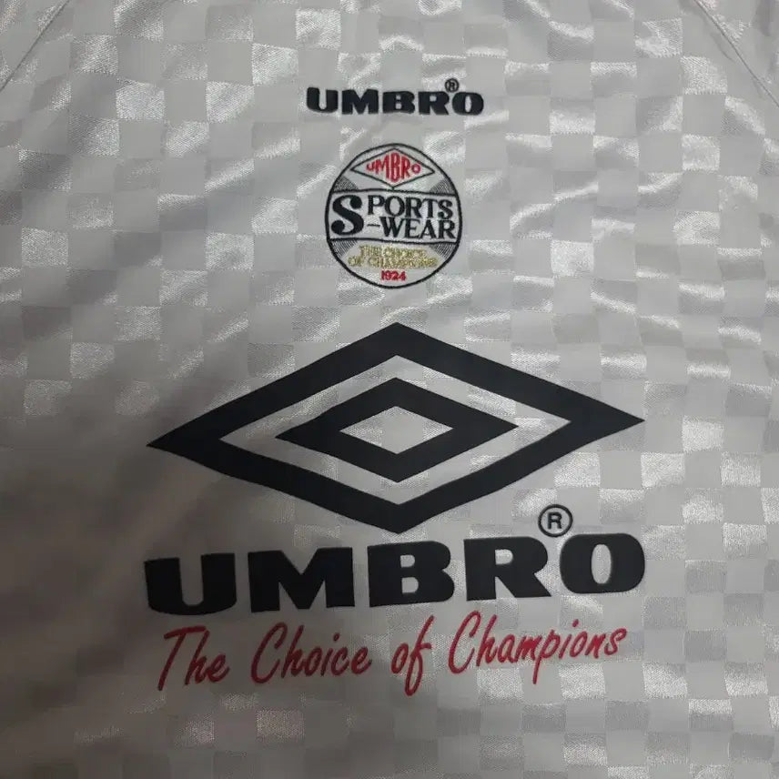 [BUNJANG] Umbro HBL OG Sidetape Crewneck Size 105 / 엄브로 HBL OG 사이드테이프 크루넥 105