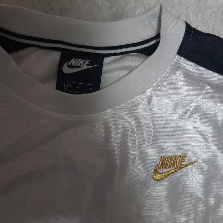 [BUNJANG] Nike Metallic Silver Short Sleeve T-Shirt (M) / 나이키 메탈릭 실버 반팔티 M