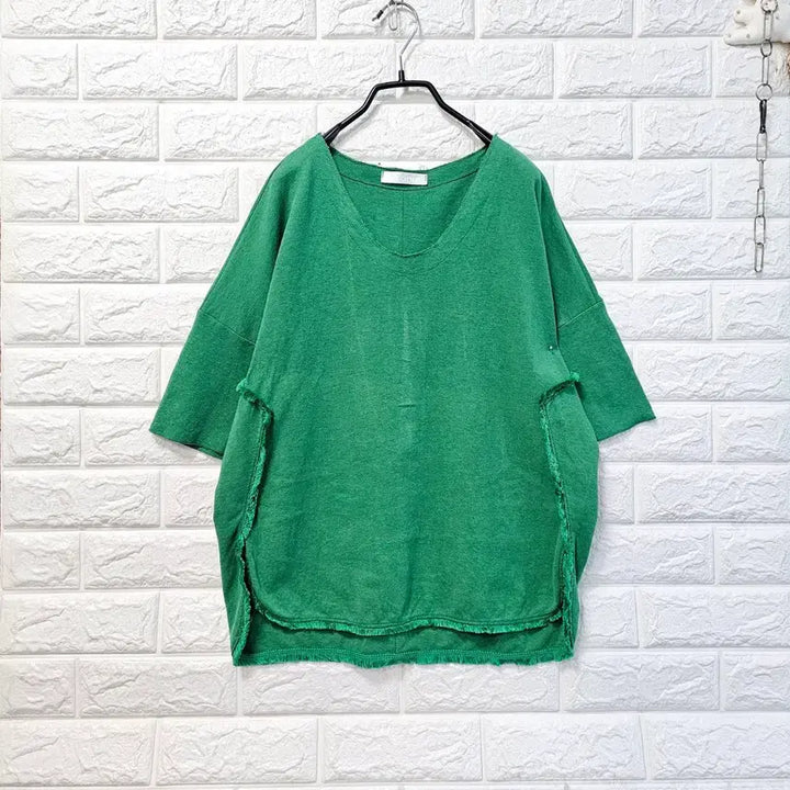 [SOLD OUT] 그린 브이넥 티셧