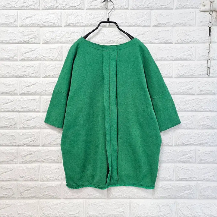 [SOLD OUT] 그린 브이넥 티셧