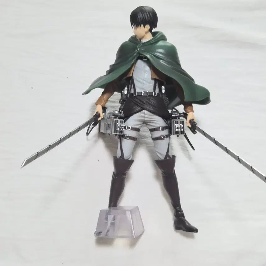 [BUNJANG] Attack on Titan Levi B Prize Ichiban Kuji Figure (Unsealed) / (개봉) 진격의거인 진격거 리바이 피규어 b상 이치방쿠지 제일복권