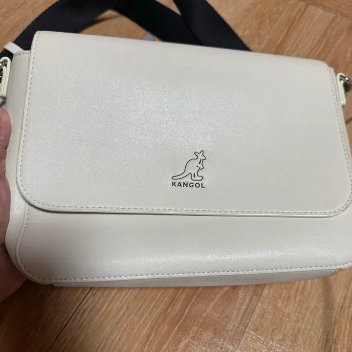 [BUNJANG] Kangol, Mixxo, Guess, Discovery Brand Handbag Set / 가방