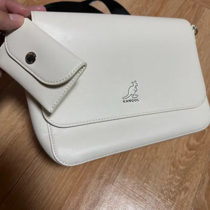[BUNJANG] Kangol, Mixxo, Guess, Discovery Brand Handbag Set / 가방