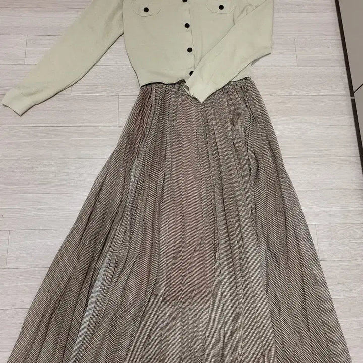 [BUNJANG] TIME 2022 Long Pleated Skirt / 22년 타임 롱플리츠 스커트
