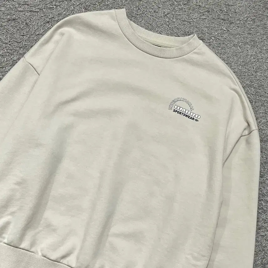[BUNJANG] Umbro Sweatshirt Size 90 / [90] 엄브로 맨투맨