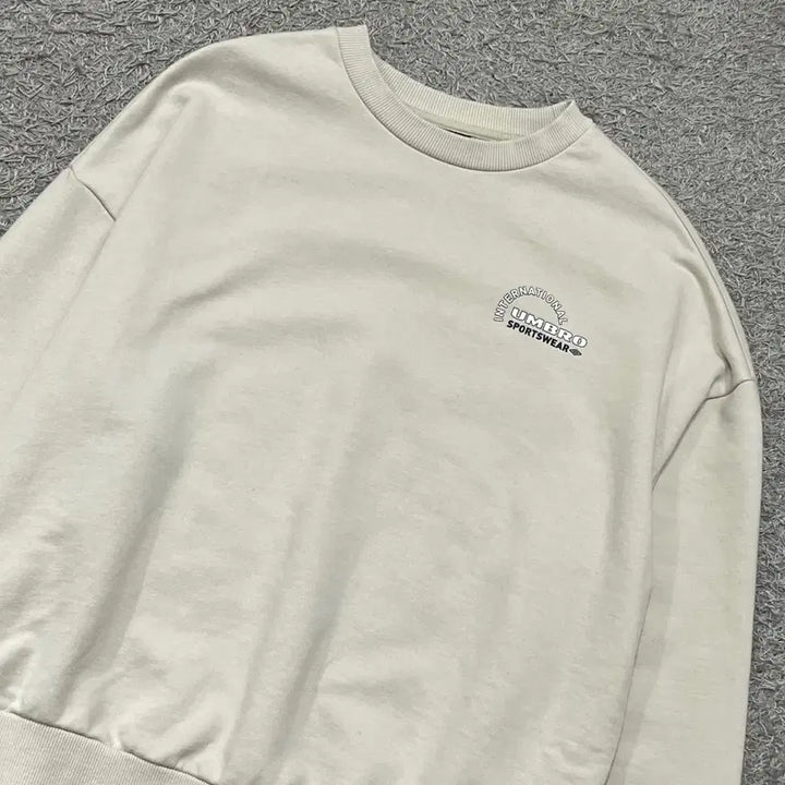 [BUNJANG] Umbro Sweatshirt Size 90 / [90] 엄브로 맨투맨