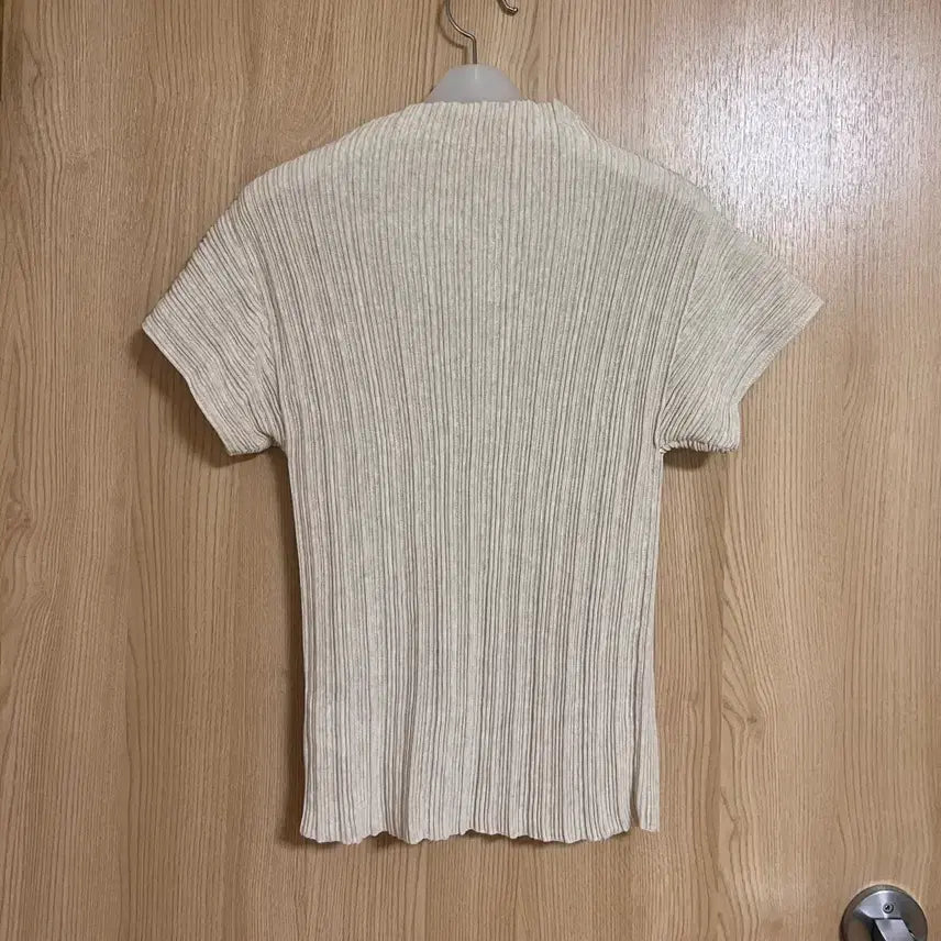 [BUNJANG] LE17SEPTEMBRE Pleated Mock Neck Short Sleeve Top / LE17SEPTEMBRE 르셉템버 플리츠 모크넥 반팔 탑