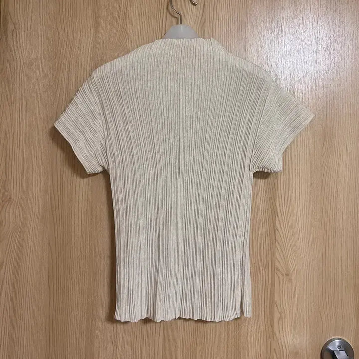 [BUNJANG] LE17SEPTEMBRE Pleated Mock Neck Short Sleeve Top / LE17SEPTEMBRE 르셉템버 플리츠 모크넥 반팔 탑
