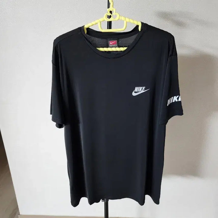 [BUNJANG] Nike Functional Short Sleeve T-Shirt (L, Black) / 나이키 기능성 반팔티 L. (100)블랙